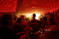 Glhweinausschank im Khlcontainer