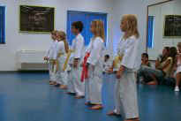 die "Kleinen" zeigen ein Kata